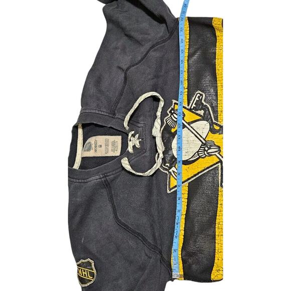 Pittsburgh Penguins Logo Sweatshirt Men M NHL CCM Black Yellow Distressed Hockey - Picture 10 of 12